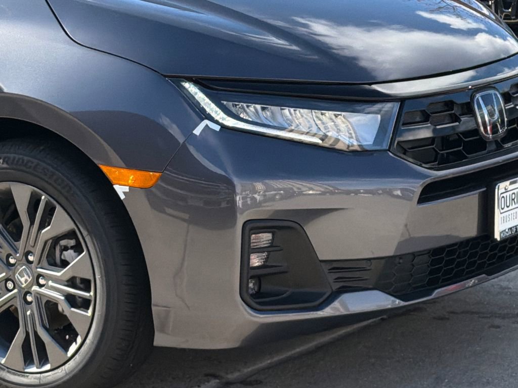 New 2026 Honda Odyssey Touring image 4