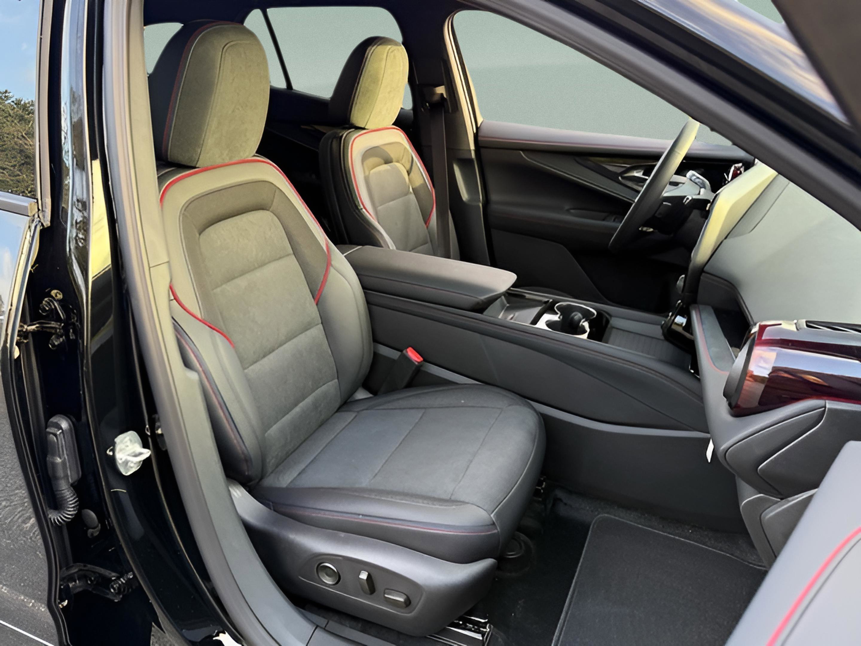 New 2025 Chevrolet Blazer EV RS image 14