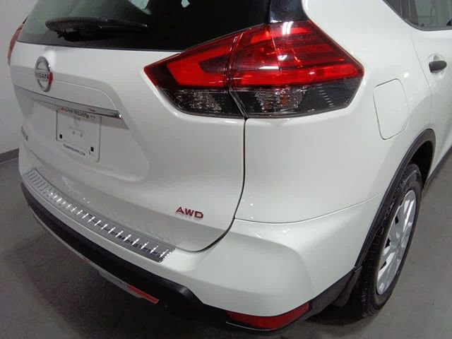 Used 2017 Nissan Rogue S image 28