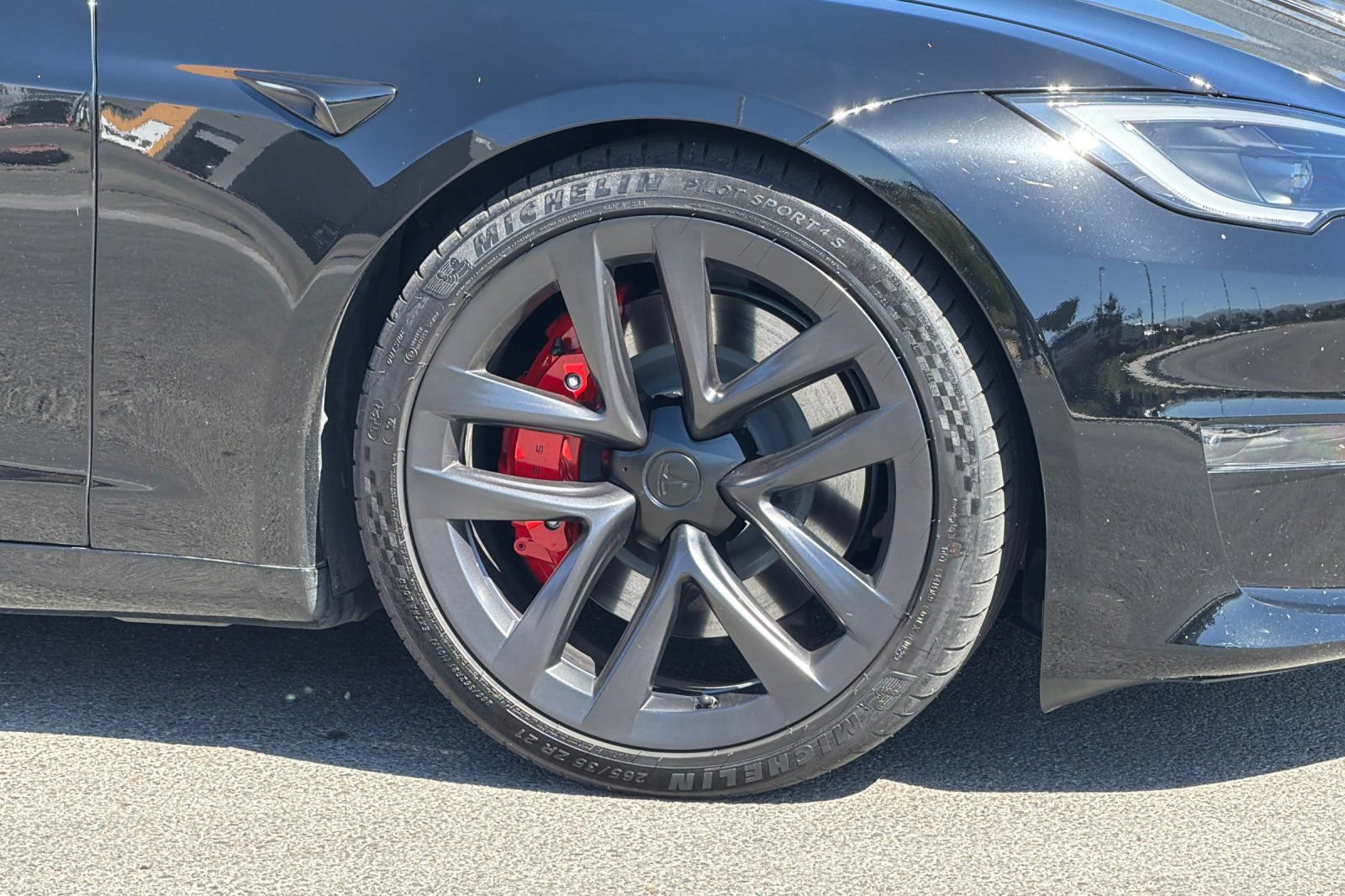 Used 2025 Tesla Model S Plaid AWD/4WD image 30