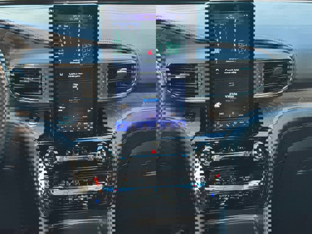 Used 2022 Ford Explorer Platinum w/ Equipment Group 601A image 13