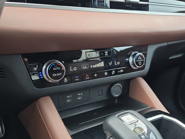 Used 2025 Mitsubishi Outlander SEL FWD image 29