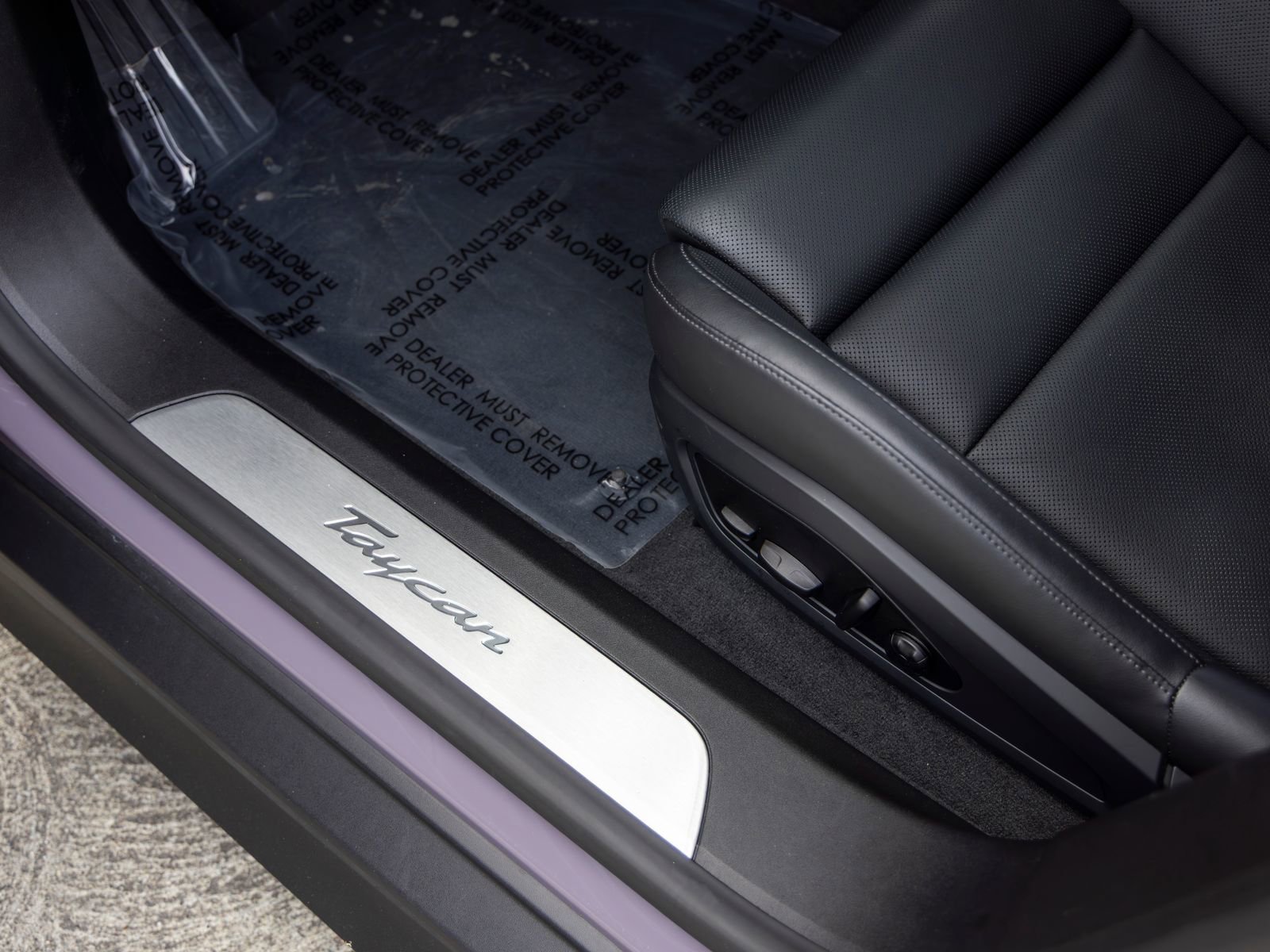 Certified 2025 Porsche Taycan image 27