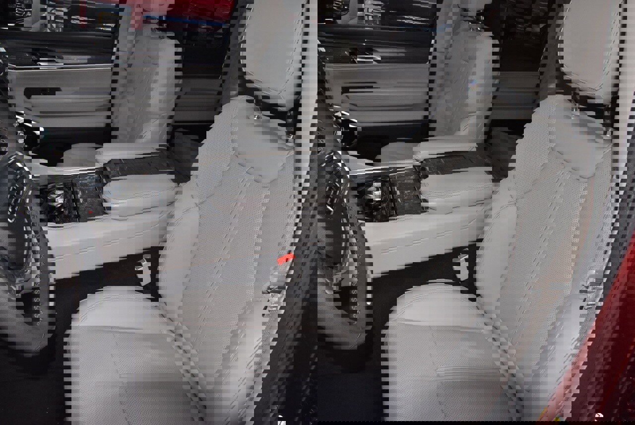 Used 2022 Jeep Wagoneer Series III w/ Premium Group I image 35