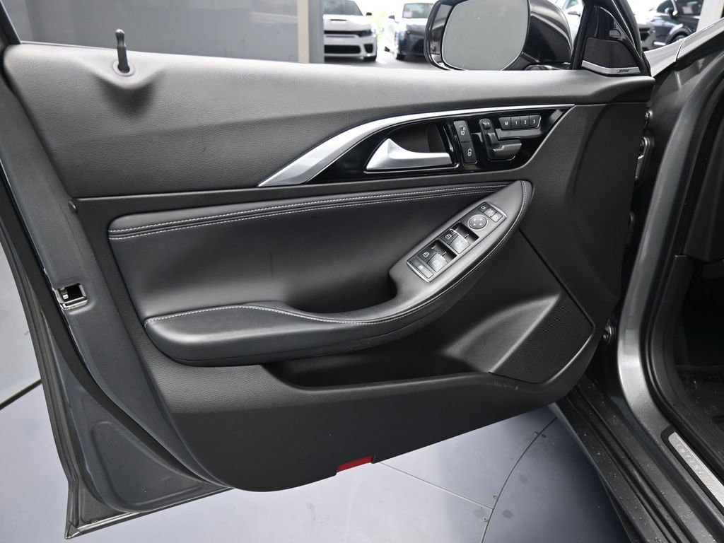 Used 2017 INFINITI QX30 Sport w/ Sport Leather Package image 16