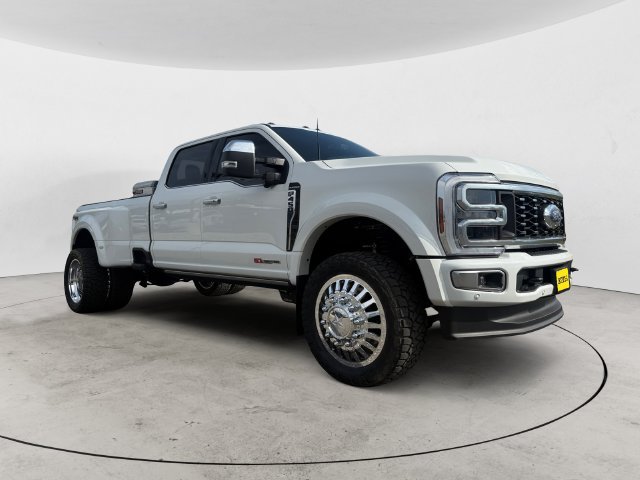 Certified 2025 Ford F450 Platinum w/ Platinum Plus Package AWD/4WD image 2