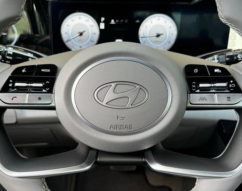 New 2025 Hyundai Elantra SEL image 7