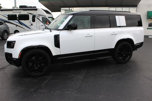 Used 2026 Land Rover Defender 130 V8 AWD/4WD image 17