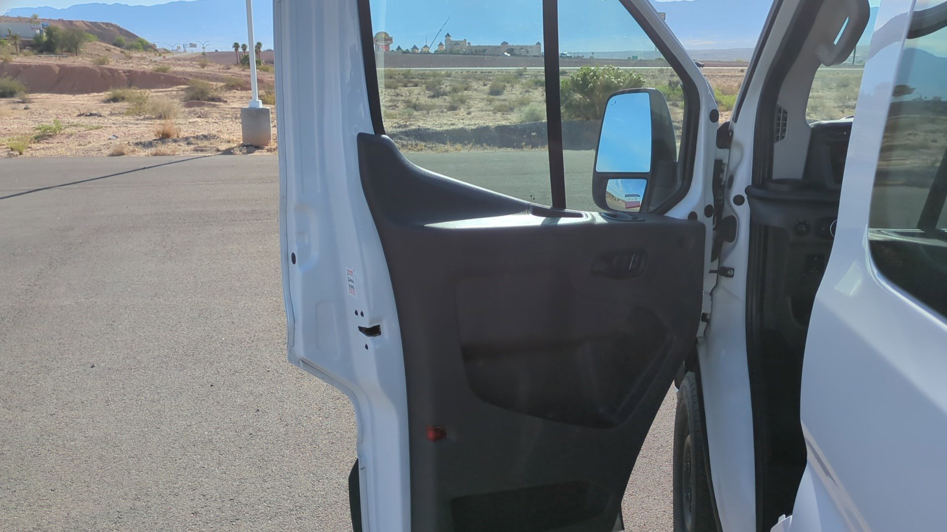 Used 2023 Ford Transit 350 XLT image 11