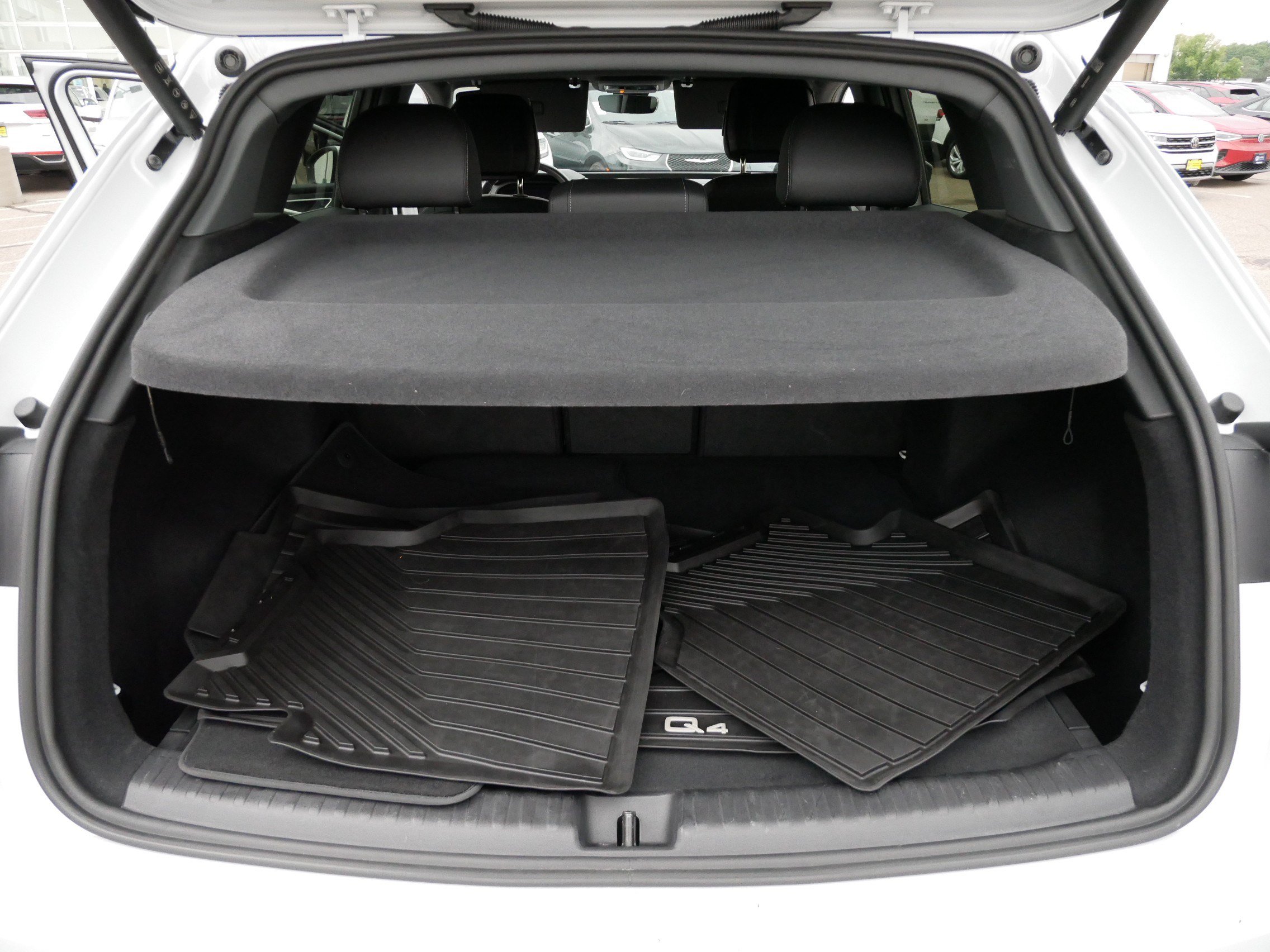 Used 2023 Audi Q4 e-tron Premium Plus w/ Premium Plus AWD/4WD image 17
