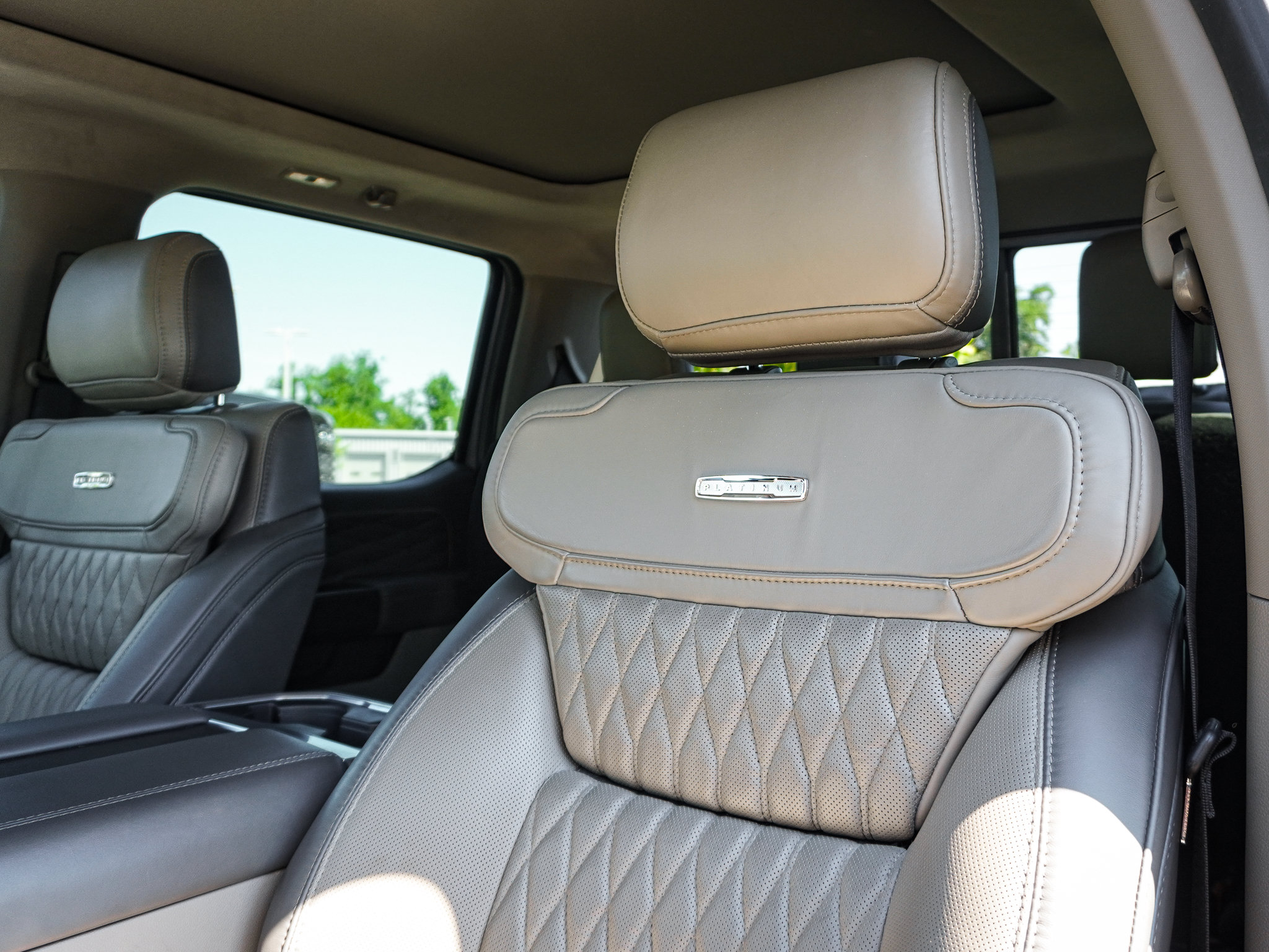 Used 2025 Ford F350 Platinum w/ Platinum Plus Package AWD/4WD image 15