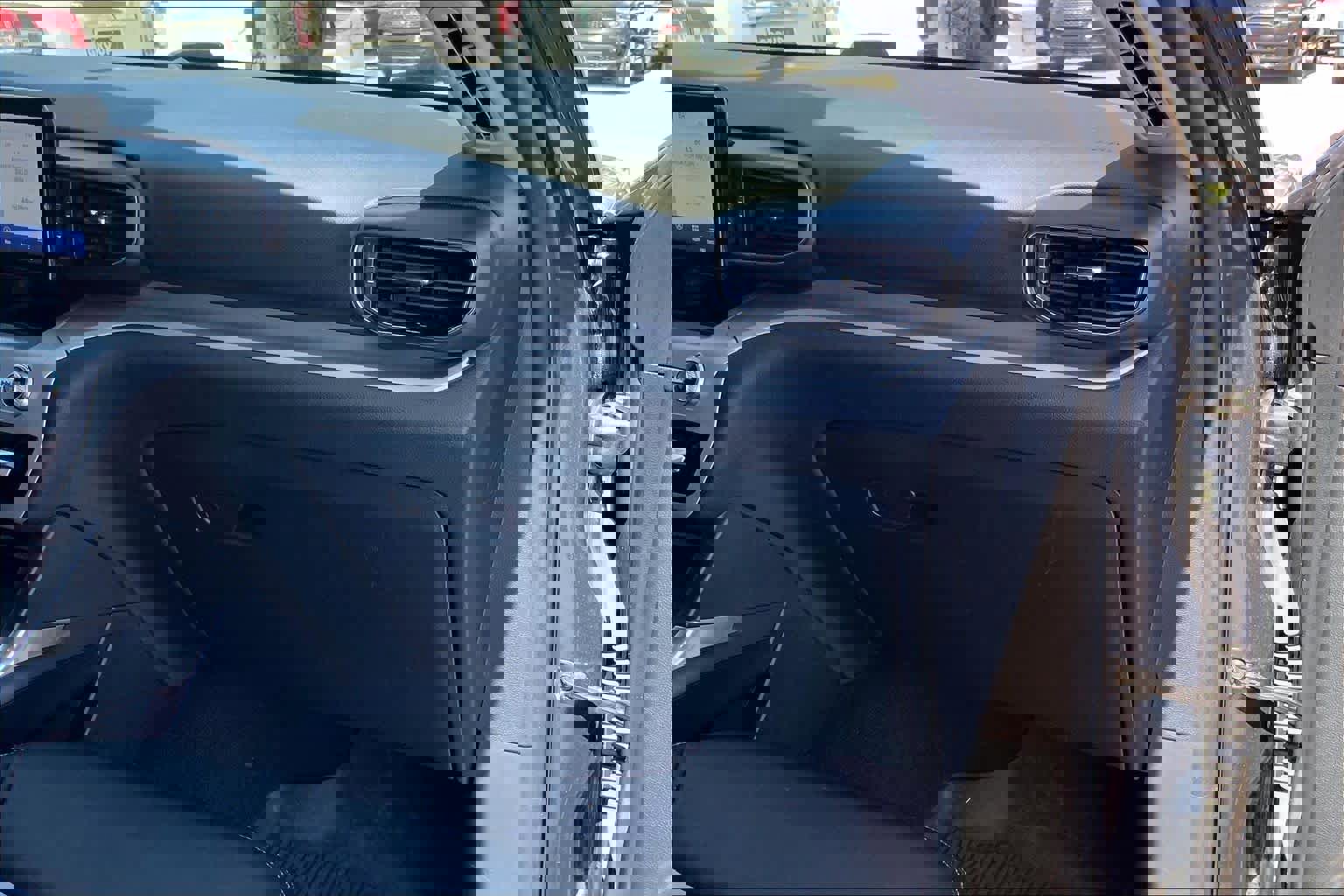 Certified 2023 Ford Explorer XLT w/ Equipment Group 202A image 18