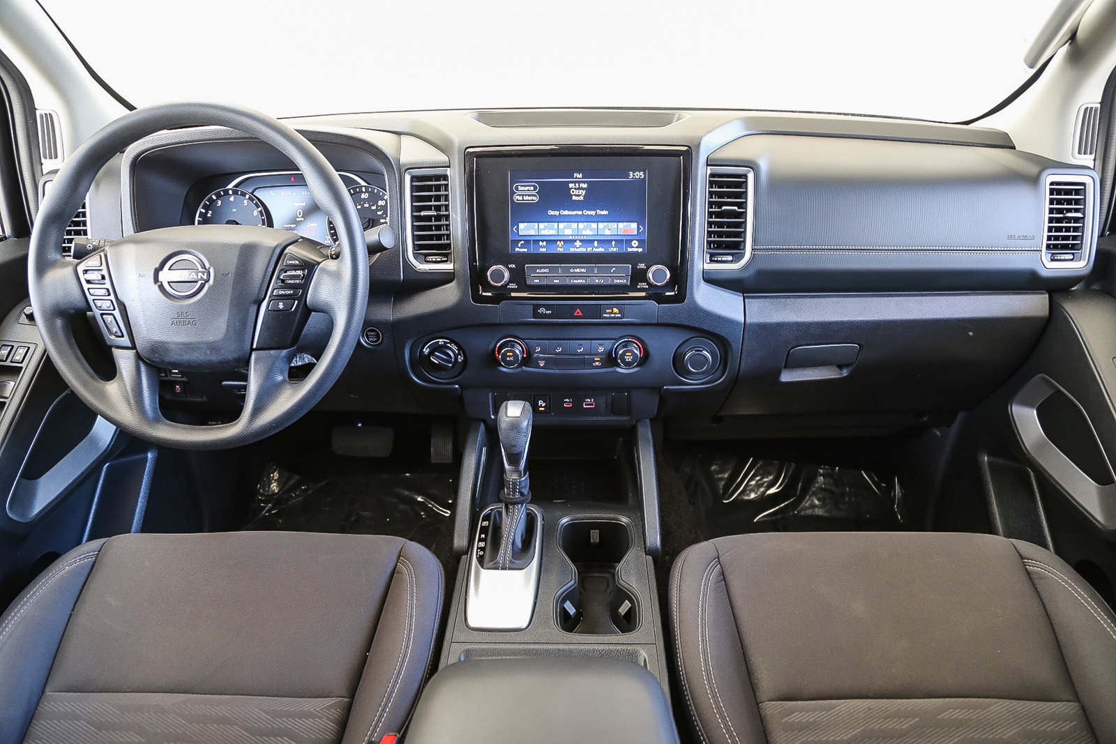 Used 2023 Nissan Frontier SV w/ Technology Package image 12