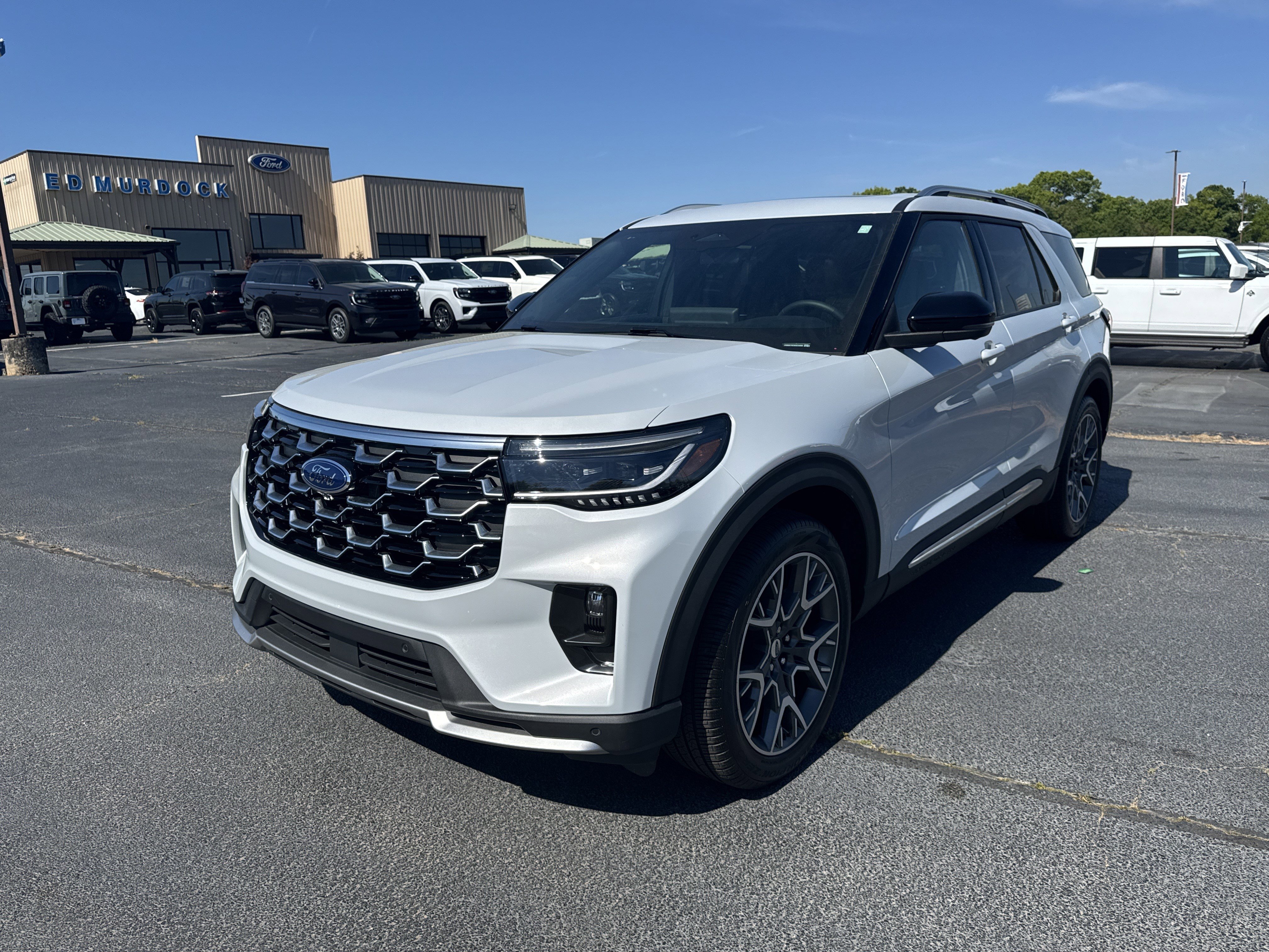 Used 2025 Ford Explorer Platinum w/ Ultimate Package image 3