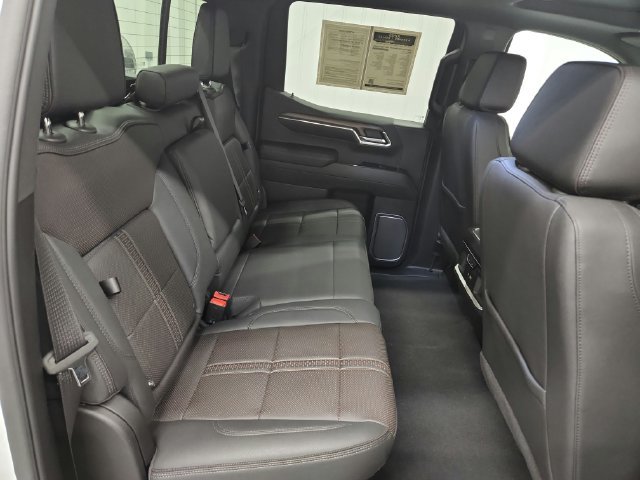Used 2024 Chevrolet Silverado 1500 High Country w/ High Country Premium Package AWD/4WD image 35
