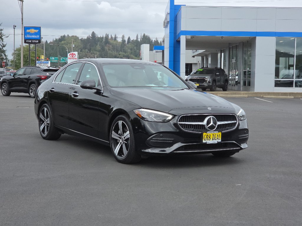 Used 2025 Mercedes-Benz C 300 Sedan image 2