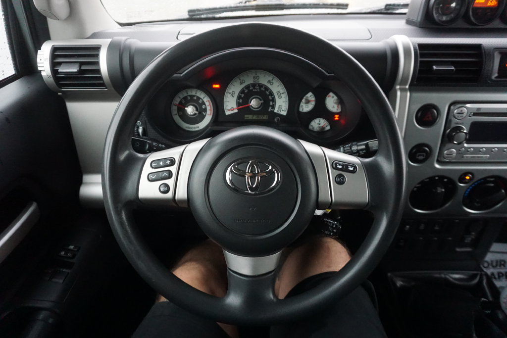 Used 2012 Toyota FJ Cruiser 4WD w/ Convenience Pkg image 3