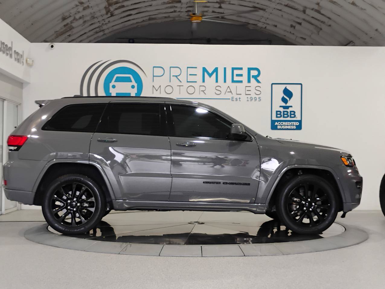 Used 2021 Jeep Grand Cherokee Laredo X RWD image 24