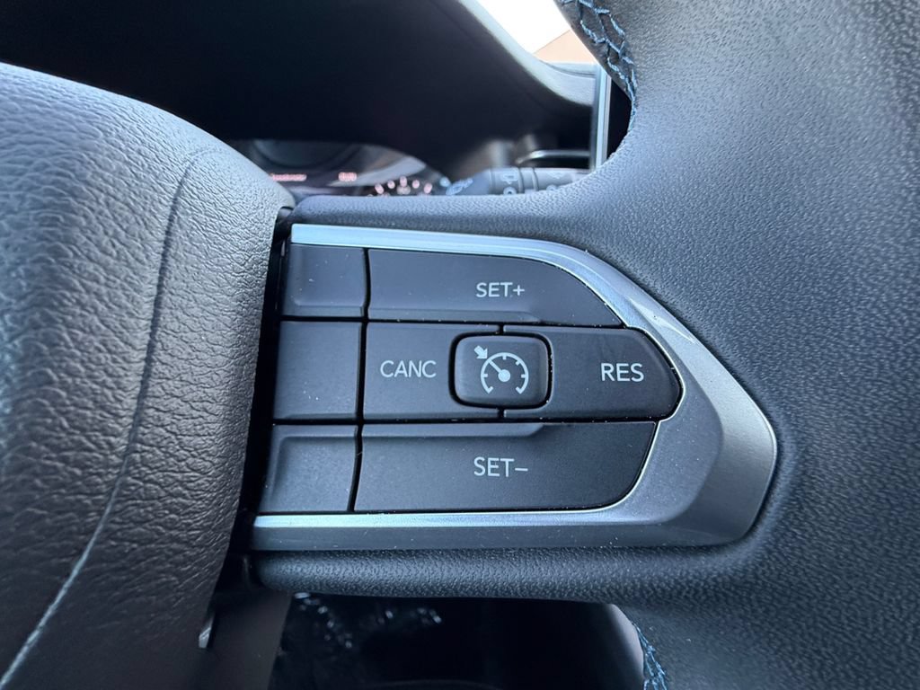 Used 2022 Jeep Compass Latitude FWD image 24
