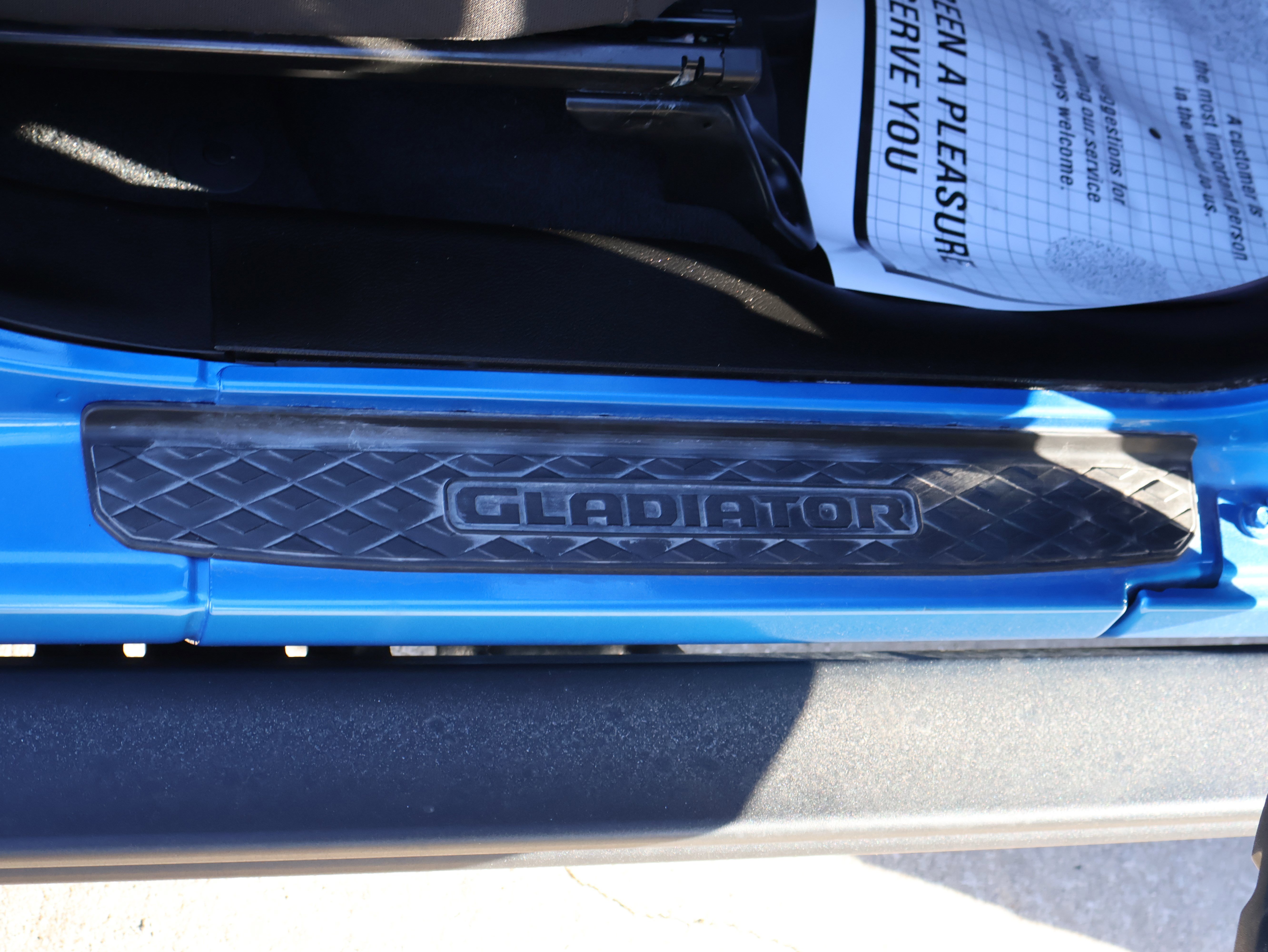 Used 2024 Jeep Gladiator Mojave w/ Technology Group image 10