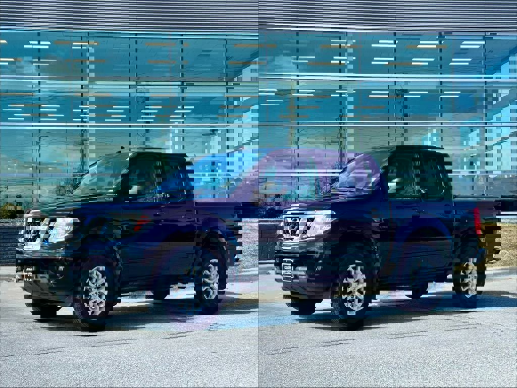 Used 2018 Nissan Frontier SV w/ Value Truck Package image 2