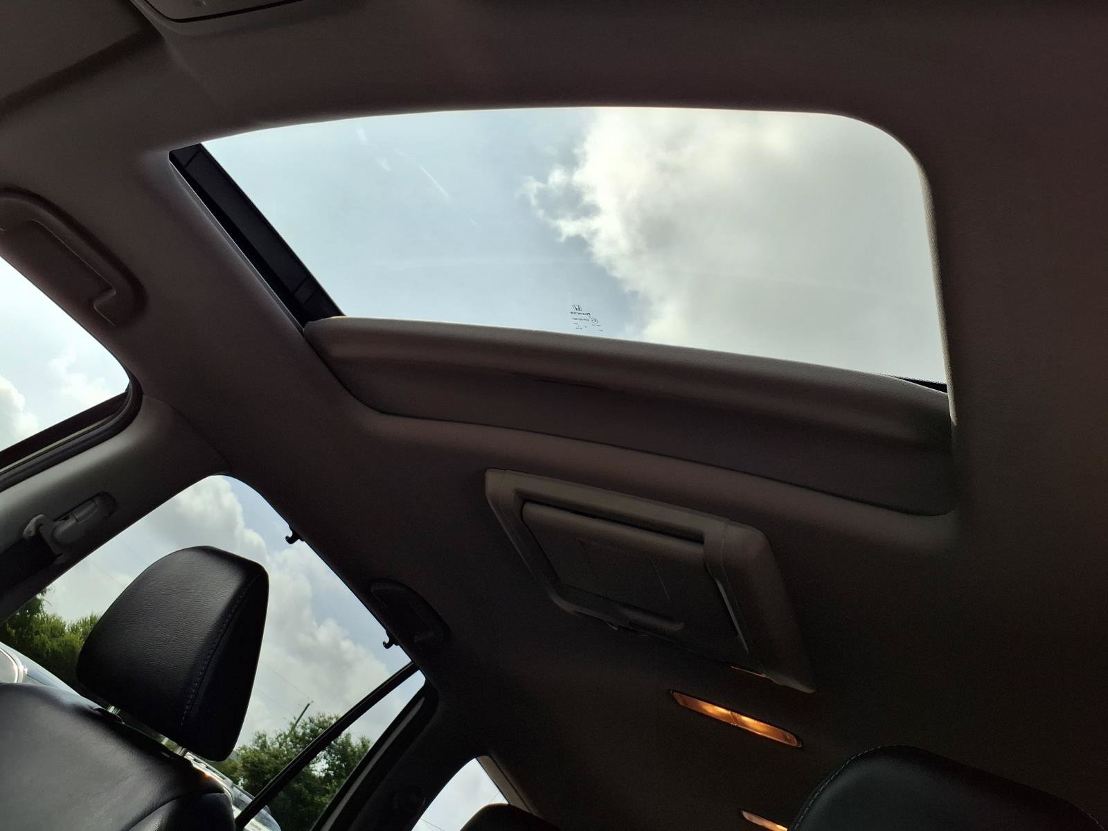 Certified 2017 Honda Pilot Touring image 5