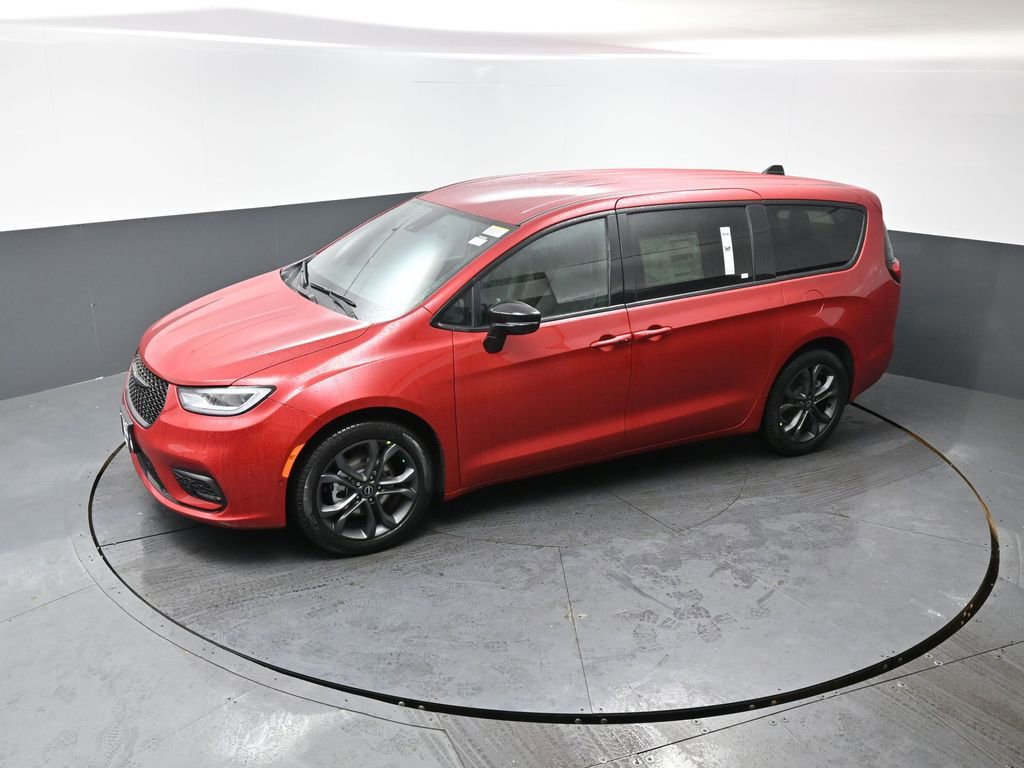 New 2026 Chrysler Pacifica Select FWD image 32