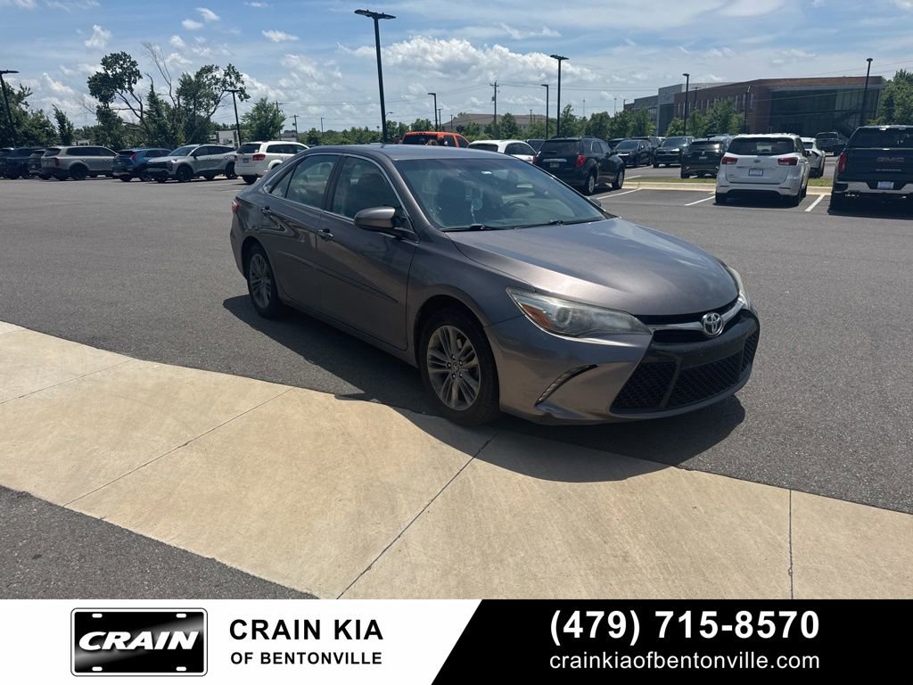 Used 2017 Toyota Camry SE FWD image 2
