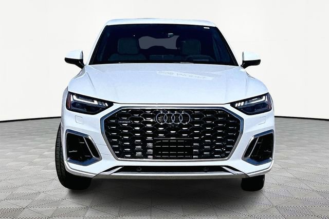 Used 2023 Audi Q5 2.0T Prestige w/ Prestige Package image 3
