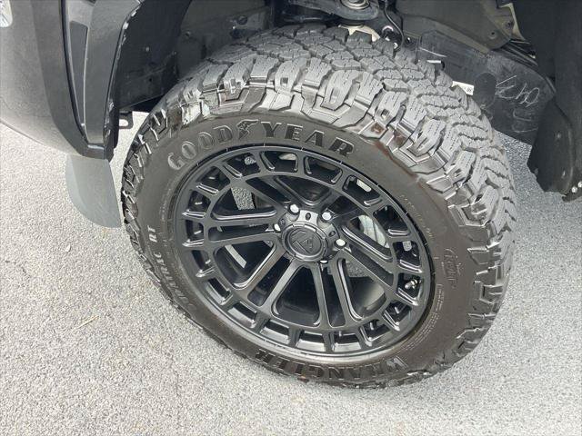 Certified 2024 Toyota Tacoma SR5 AWD/4WD image 9