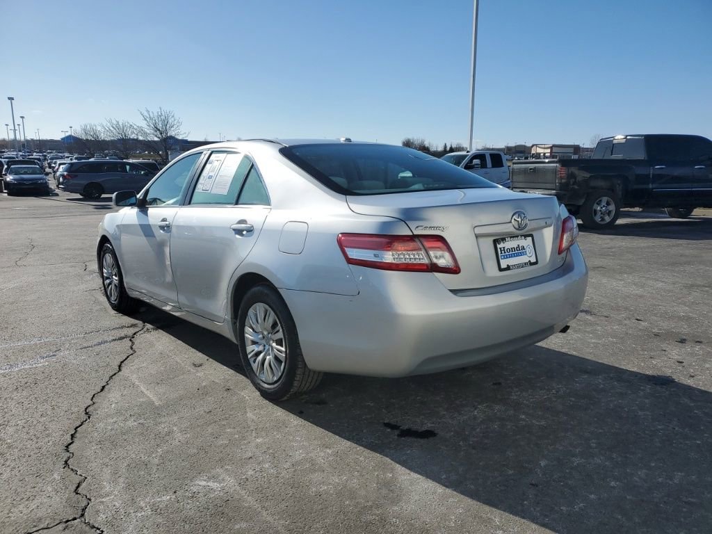 Used 2011 Toyota Camry LE image 5