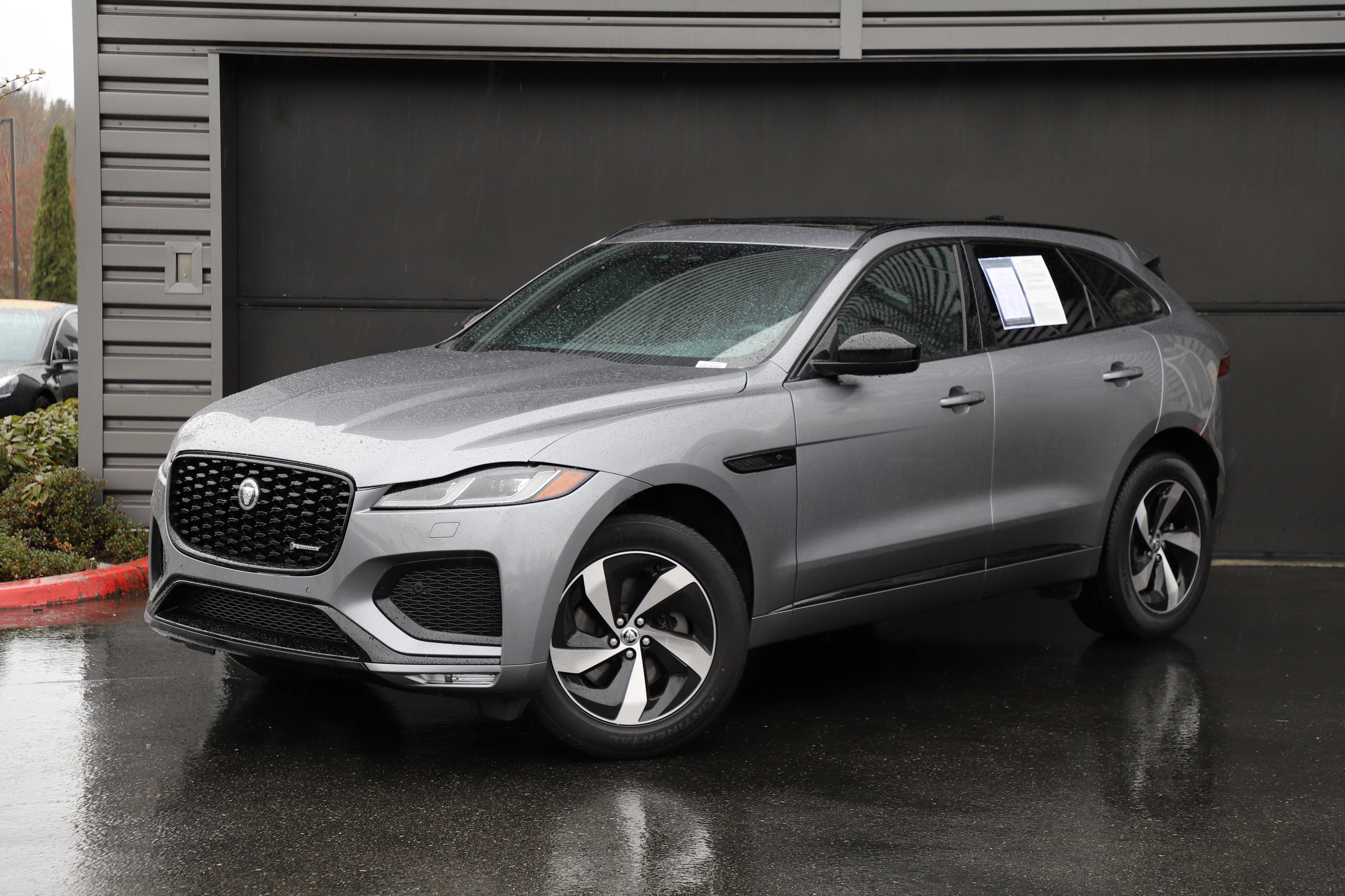 Certified 2025 Jaguar F-PACE R-Dynamic S image 1