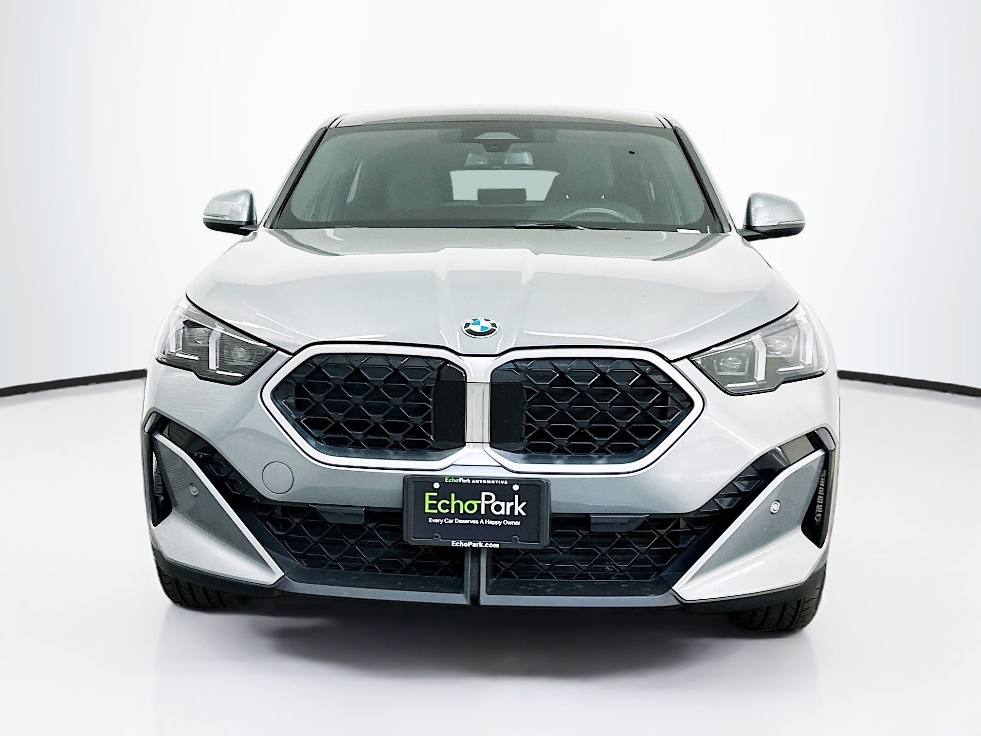 Used 2025 BMW X2 xDrive28i image 2