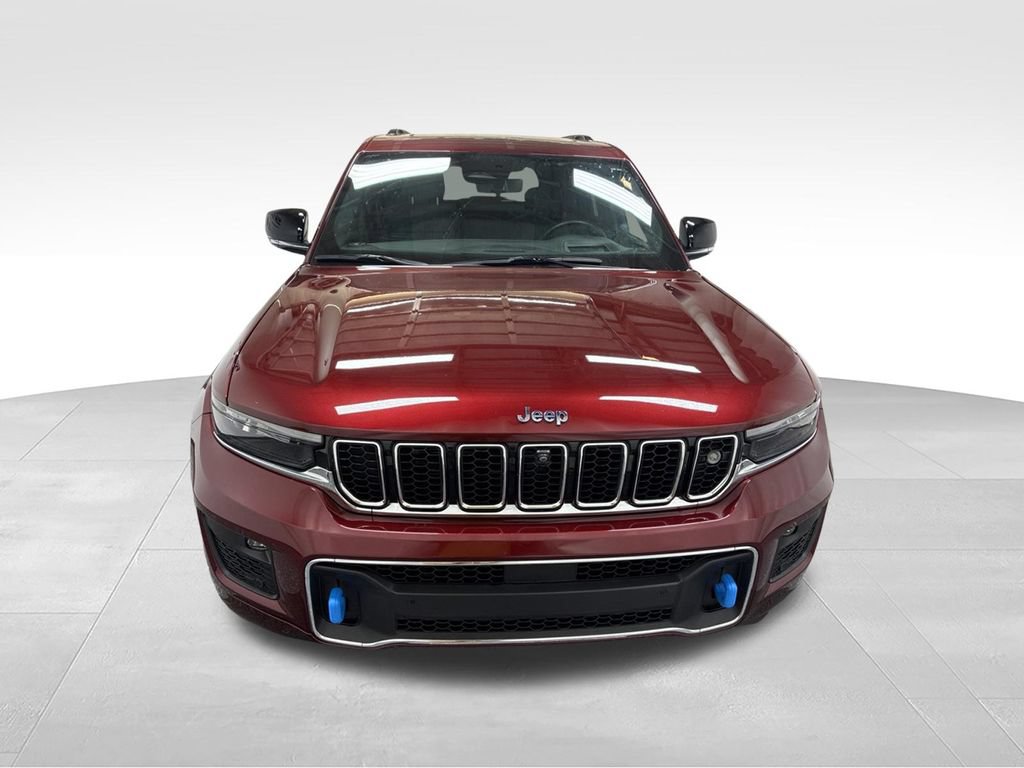 Used 2022 Jeep Grand Cherokee Overland w/ Advanced Protech Group III AWD/4WD image 3