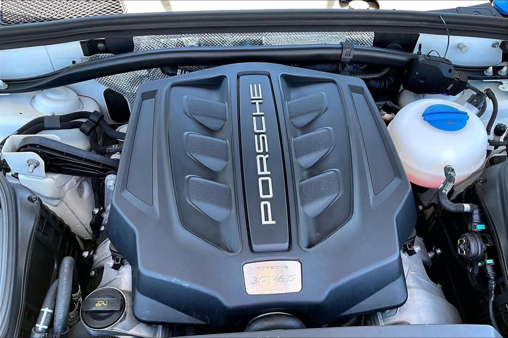 Used 2018 Porsche Macan S AWD/4WD image 30