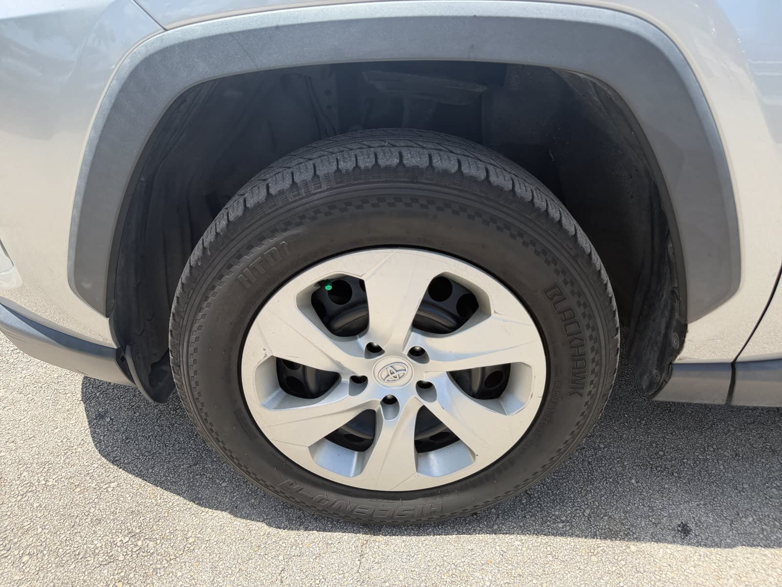 Used 2019 Toyota RAV4 LE FWD image 10