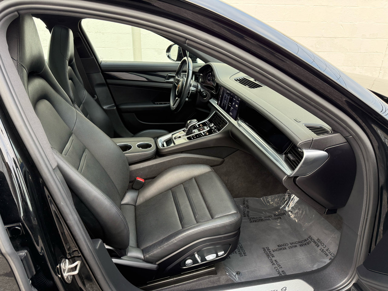 Used 2019 Porsche Panamera 4 image 30