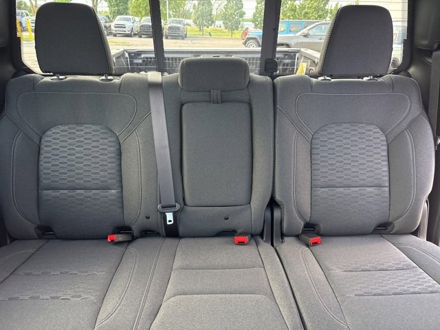 New 2026 RAM 1500 4x4 Crew Cab image 30