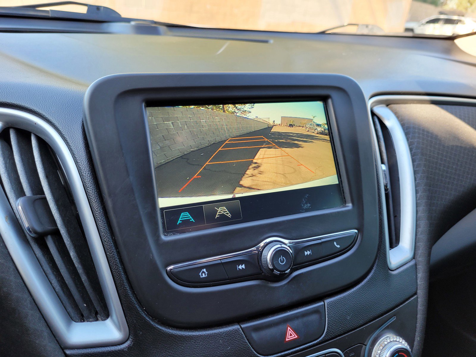 Used 2018 Chevrolet Malibu LS image 16