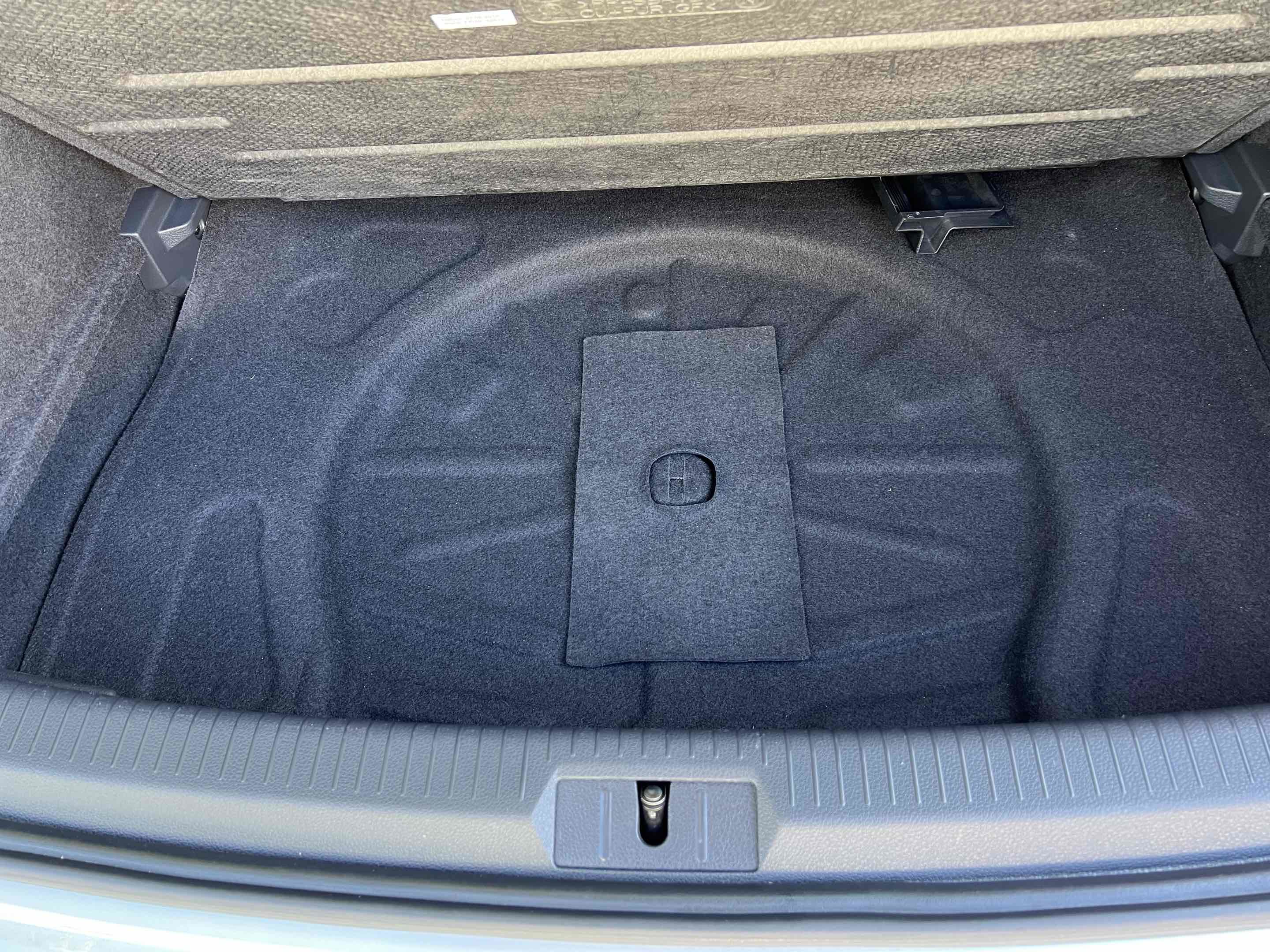 Used 2016 Volkswagen e-Golf SE w/ DC Fast Charging Package image 64