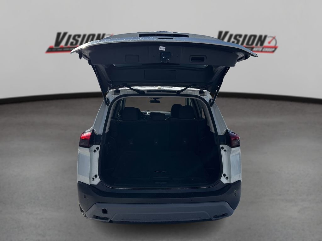 Used 2021 Nissan Rogue SV image 11