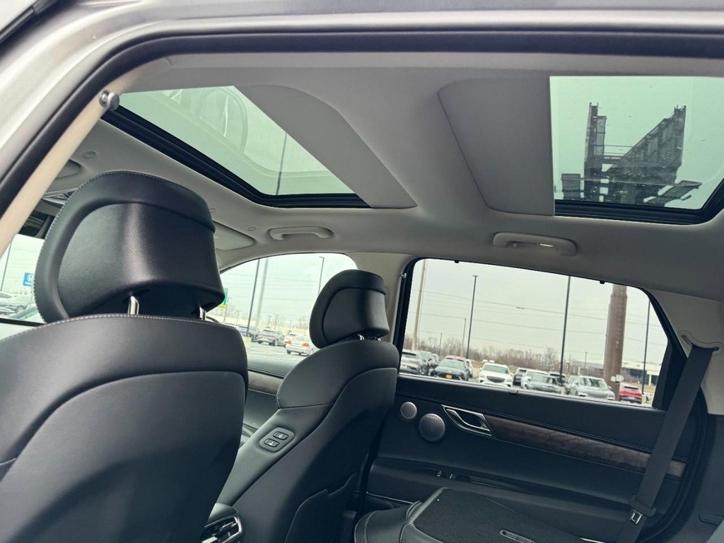 Certified 2025 Genesis GV80 2.5T Prestige image 10