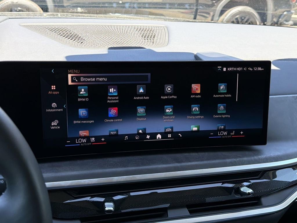 Used 2025 BMW X7 xDrive40i w/ Climate Comfort Package image 16