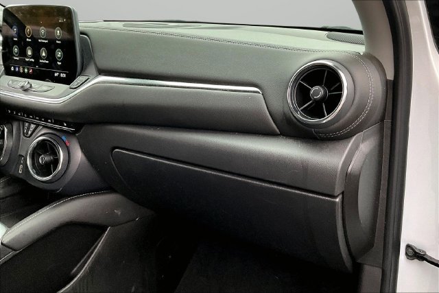 Used 2025 Chevrolet Blazer LT FWD image 16