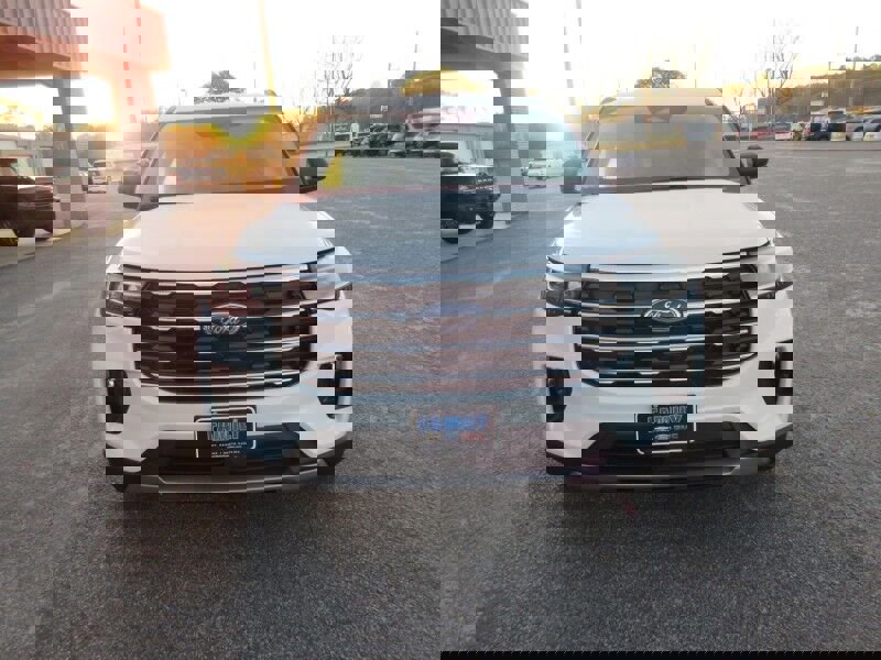 New 2026 Ford Explorer Active w/ Active Comfort Package image 8