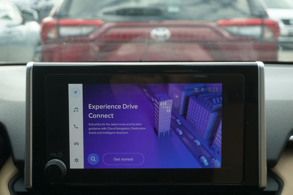 Used 2025 Toyota RAV4 LE image 9