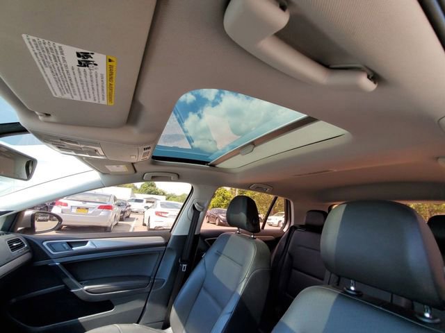 Used 2015 Volkswagen Golf 4-Door image 7