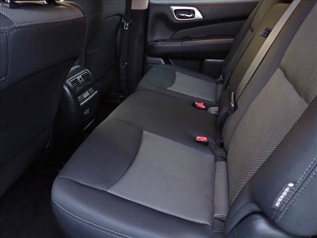 Used 2019 Nissan Pathfinder SV AWD/4WD image 8