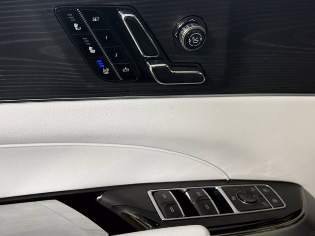 Certified 2024 Cadillac Lyriq Luxury RWD image 16