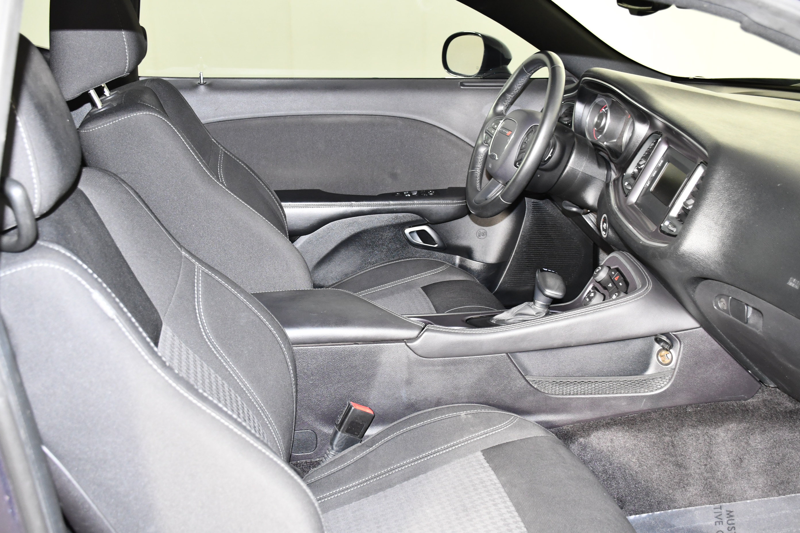 Used 2016 Dodge Challenger SXT RWD image 25